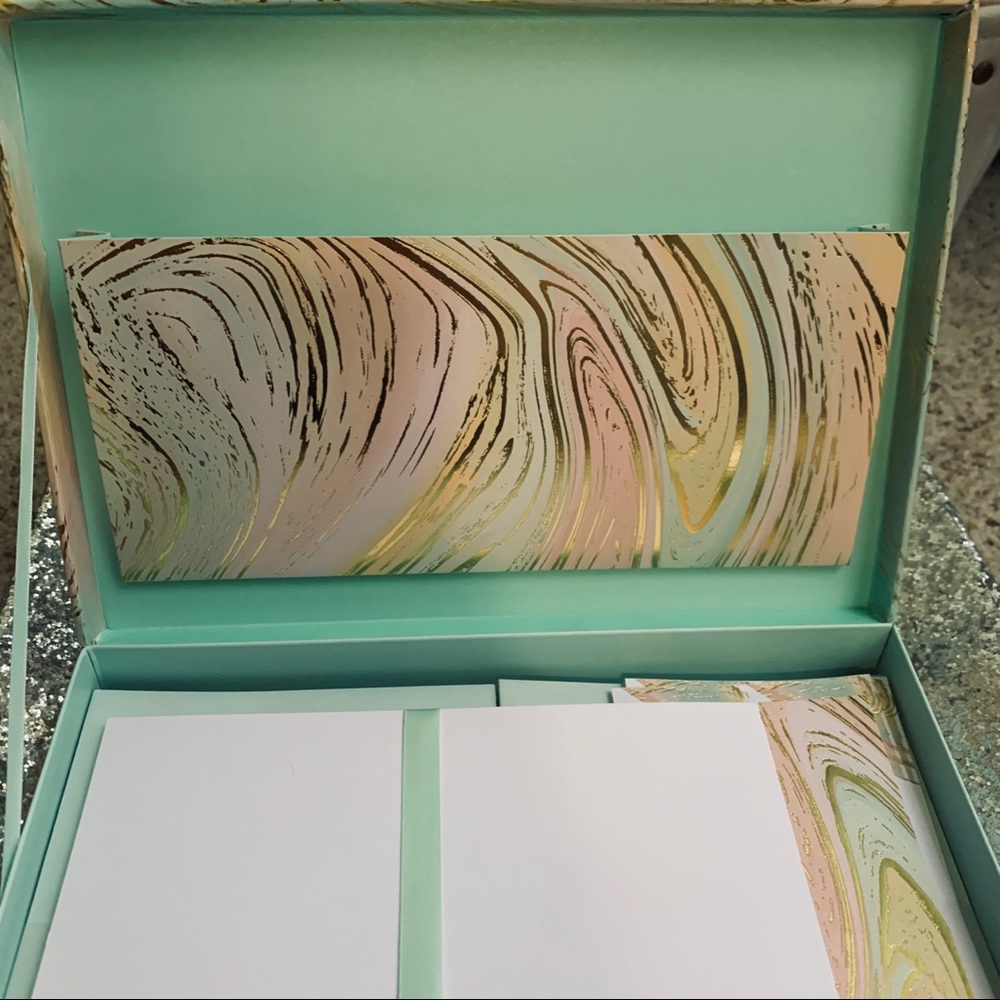 โญ๏ธ๐ซ๐๐ MODERN NWT**** Writing Set - Picture 3 of 5